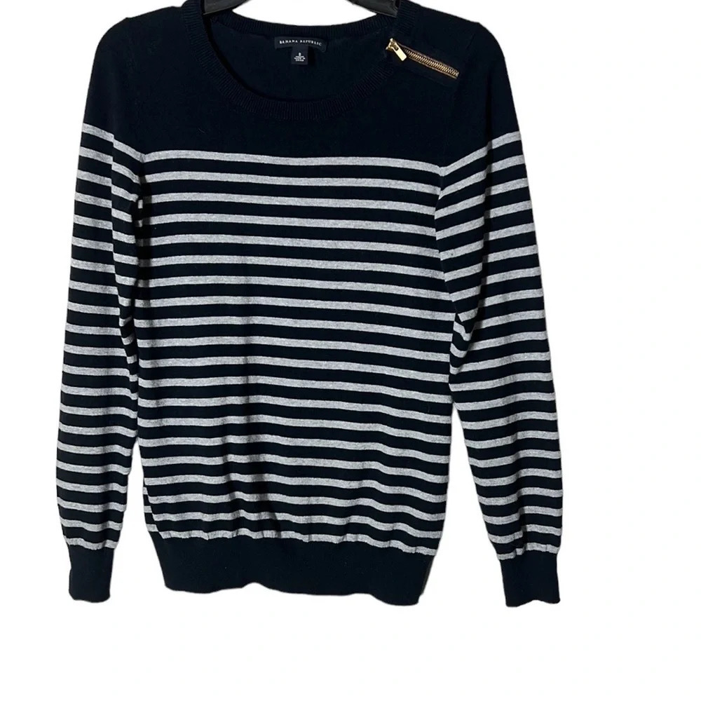Banana Republic Wool Blend Navy Stripped Coastal Lightweight Sweater. SzS EUC